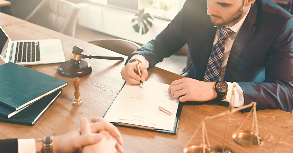 Do I Really Need A Personal Injury Attorney? Meeting with personal injury attorney